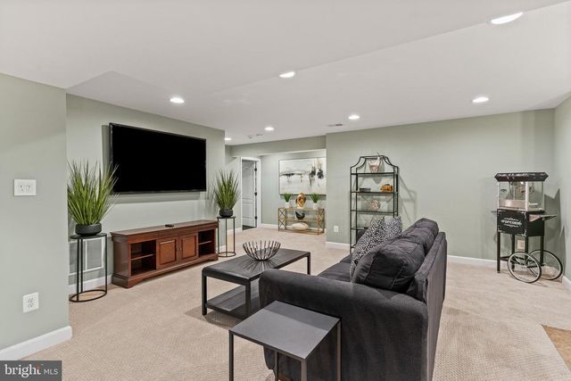 42714 FREEDOM ST, Chantilly, VA 20152