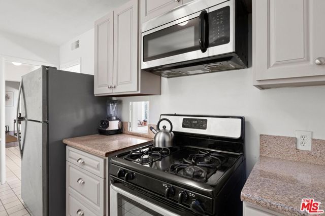 2294 Mountain Oak Drive, Los Angeles, CA 90068