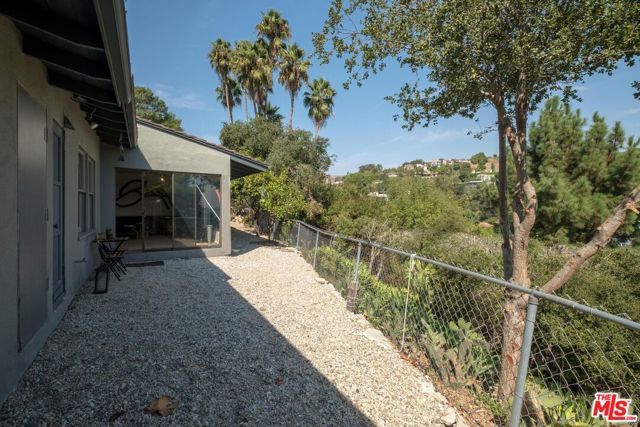 2294 Mountain Oak Drive, Los Angeles, CA 90068