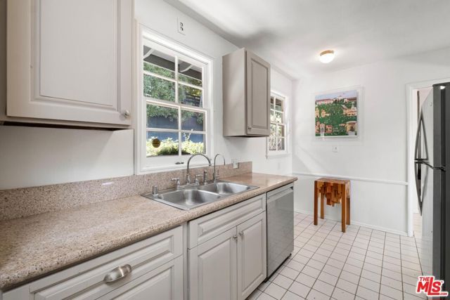 2294 Mountain Oak Drive, Los Angeles, CA 90068