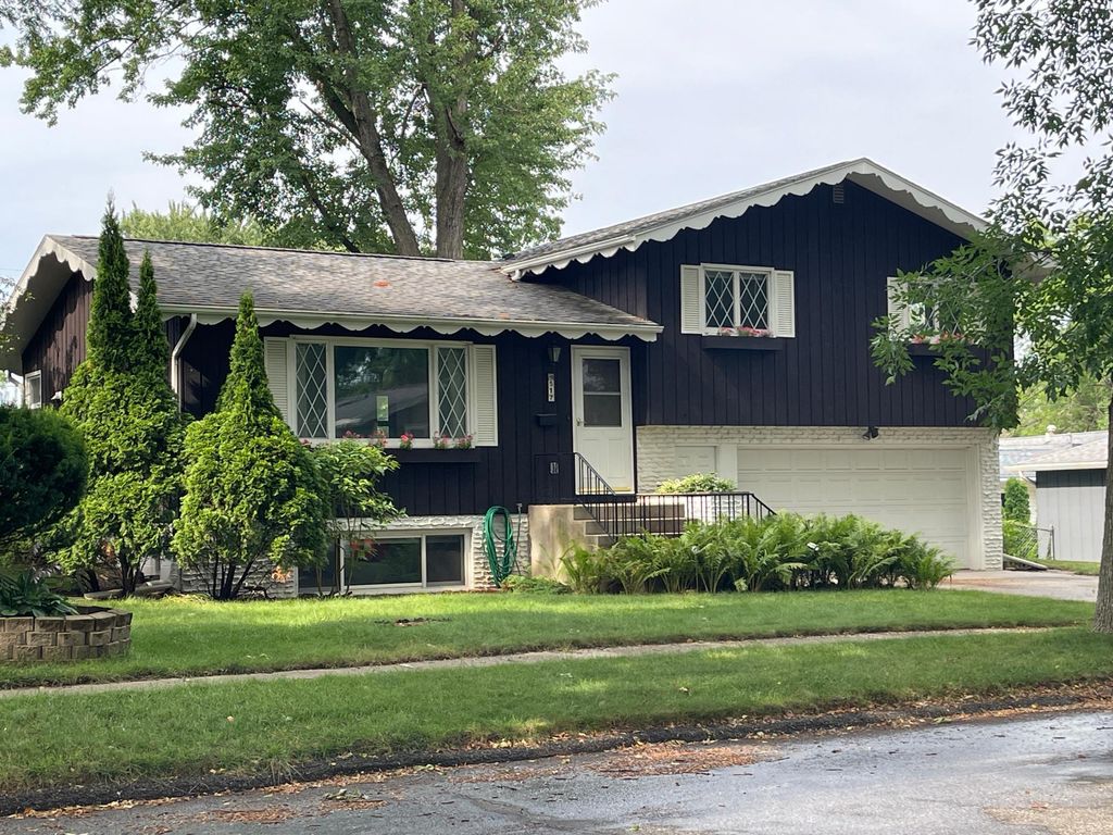 517 26th Street NW, Rochester, MN 55901