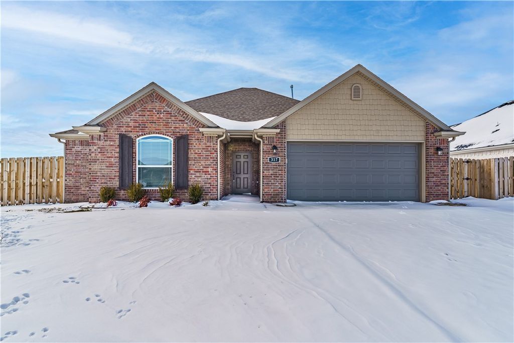 317 S Nightfall Avenue, Farmington, AR 72730