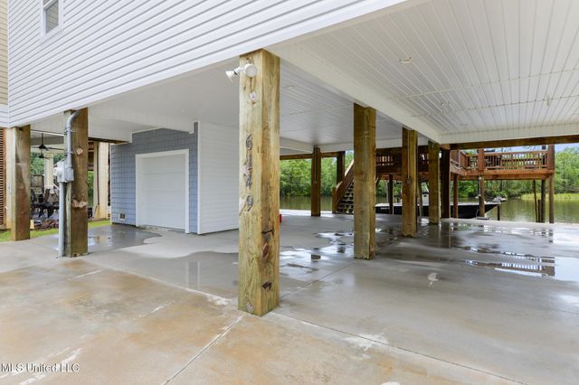 6149 Pontiac Drive, Kiln, MS 39556