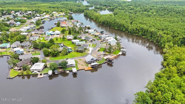 6149 Pontiac Drive, Kiln, MS 39556