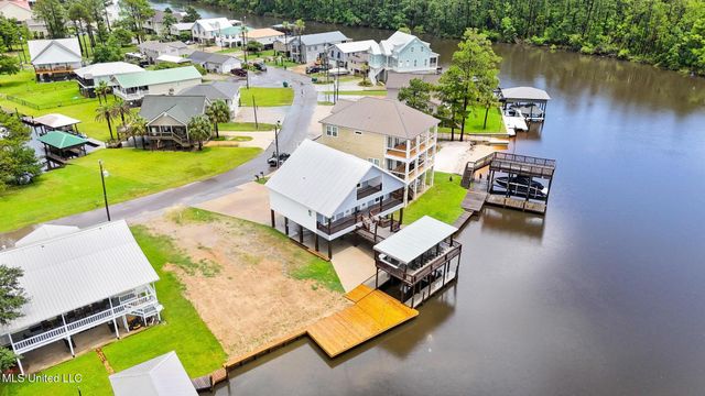 6149 Pontiac Drive, Kiln, MS 39556