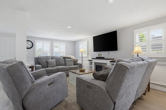 433 Pearse Road, Swansea, MA 02777