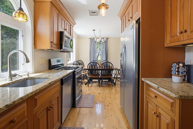 433 Pearse Road, Swansea, MA 02777