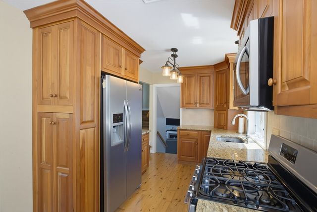 433 Pearse Road, Swansea, MA 02777