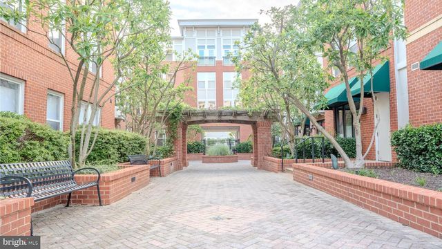 2665 PROSPERITY AVE #440, Fairfax, VA 22031