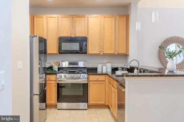 2665 PROSPERITY AVE #440, Fairfax, VA 22031