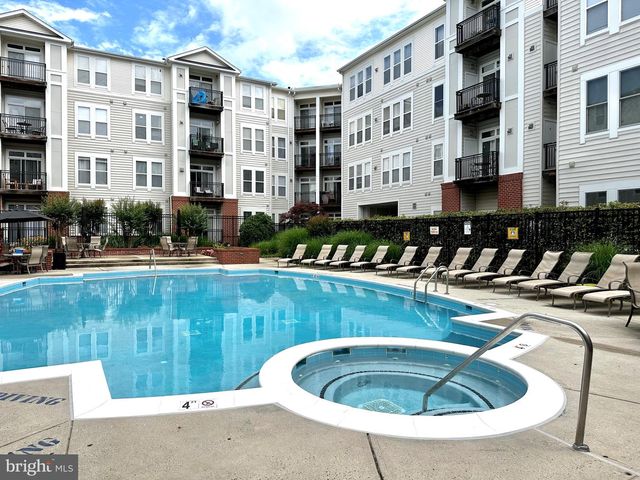 2665 PROSPERITY AVE #440, Fairfax, VA 22031