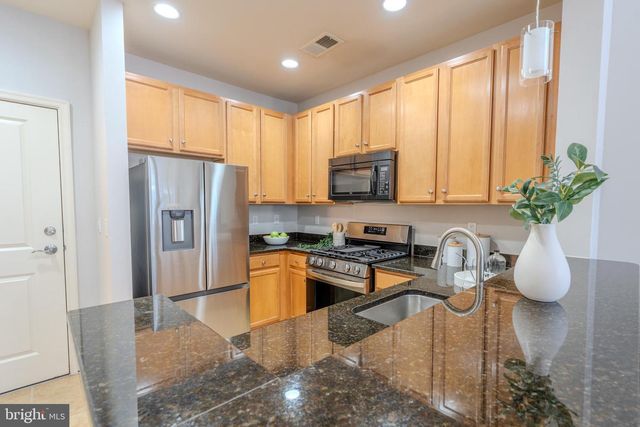 2665 PROSPERITY AVE #440, Fairfax, VA 22031