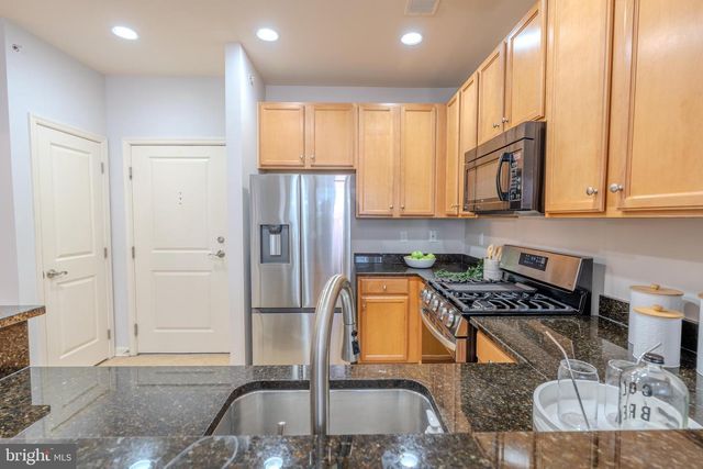 2665 PROSPERITY AVE #440, Fairfax, VA 22031