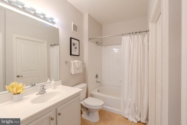 2665 PROSPERITY AVE #440, Fairfax, VA 22031