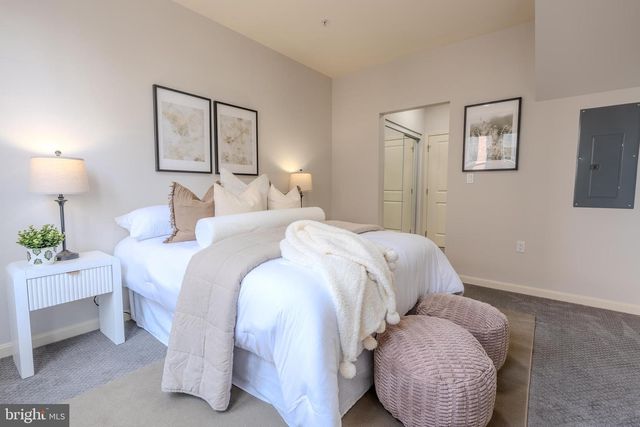 2665 PROSPERITY AVE #440, Fairfax, VA 22031