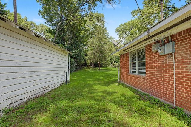 802 Cline Street, Huntsville, TX 77340
