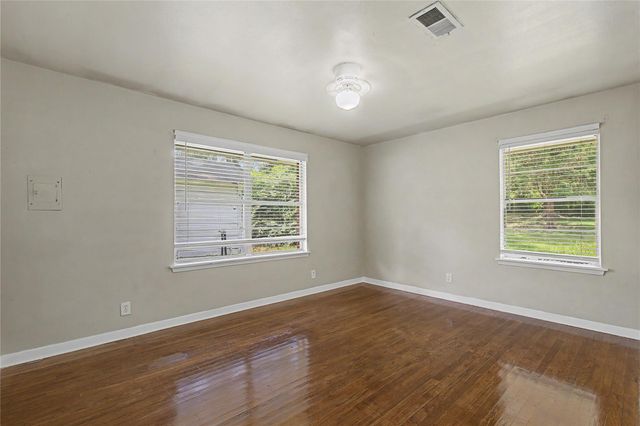 802 Cline Street, Huntsville, TX 77340