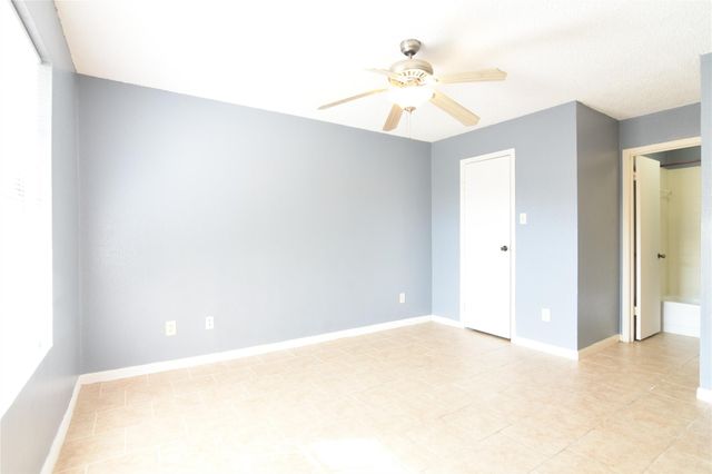 2750 Holly Hall Street 1309, Houston, TX 77054