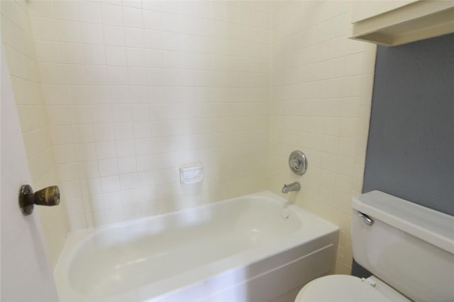 2750 Holly Hall Street 1309, Houston, TX 77054