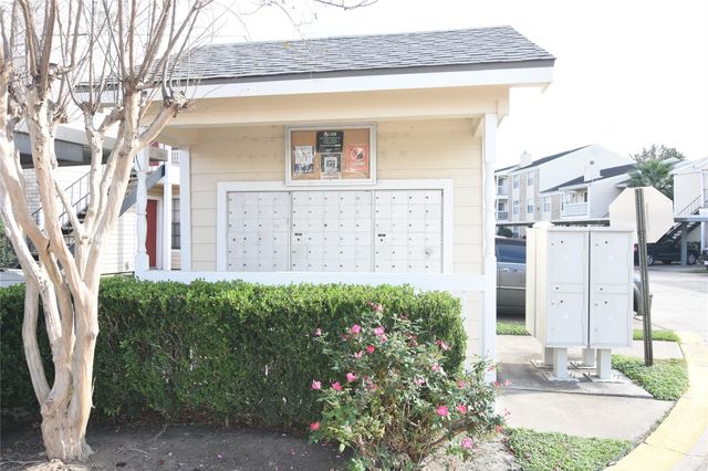 2750 Holly Hall Street 1309, Houston, TX 77054