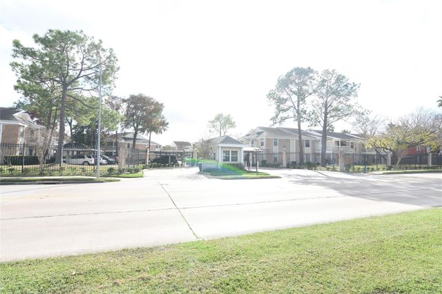 2750 Holly Hall Street 1309, Houston, TX 77054