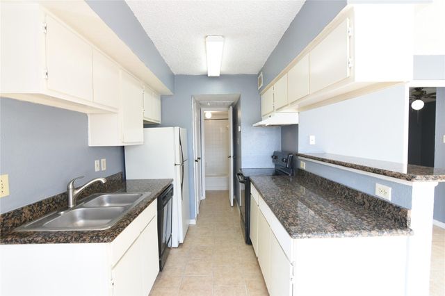 2750 Holly Hall Street 1309, Houston, TX 77054