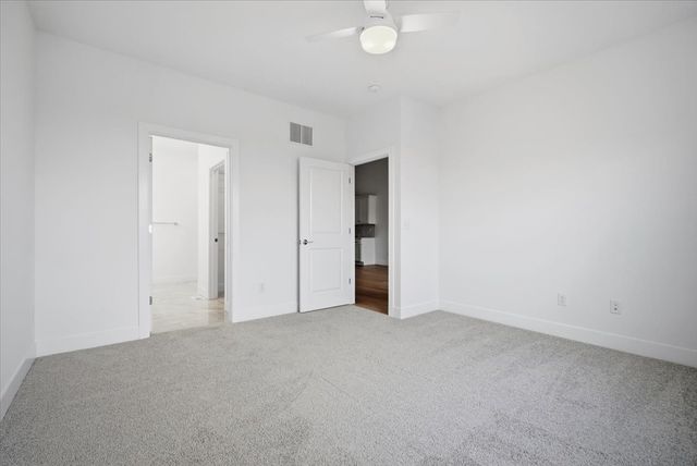 8 Stone Mill Court, Bloomington, IL 61705