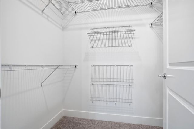 8 Stone Mill Court, Bloomington, IL 61705