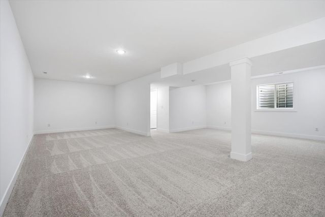 8 Stone Mill Court, Bloomington, IL 61705