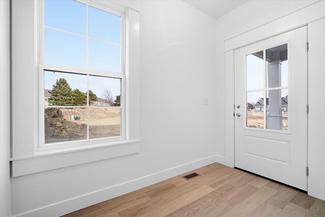 8 Stone Mill Court, Bloomington, IL 61705