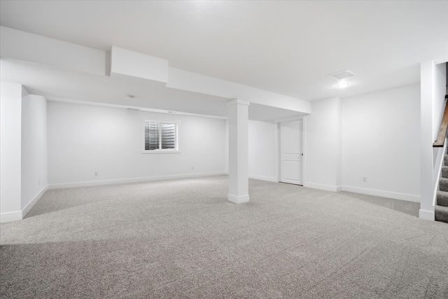 8 Stone Mill Court, Bloomington, IL 61705