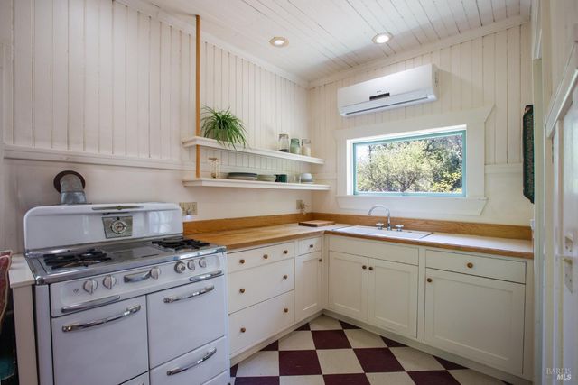 24850 East Ln, Covelo, CA 95428