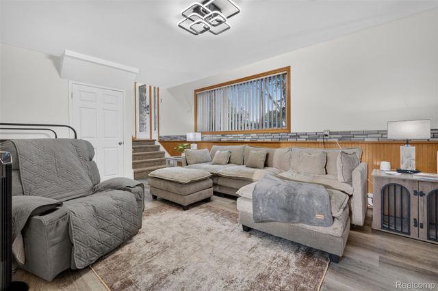 1155 Dolane Boulevard, White Lake Charter Township, MI 48383
