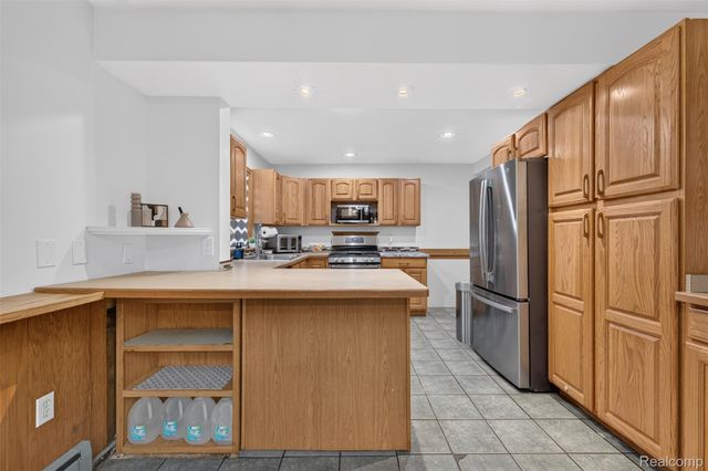 1155 Dolane Boulevard, White Lake Charter Township, MI 48383