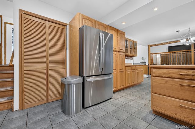 1155 Dolane Boulevard, White Lake Charter Township, MI 48383