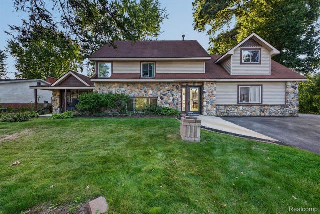 1155 Dolane Boulevard, White Lake Charter Township, MI 48383