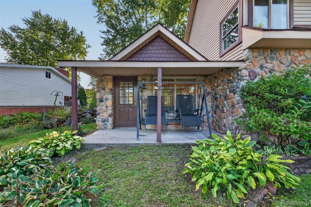 1155 Dolane Boulevard, White Lake Charter Township, MI 48383