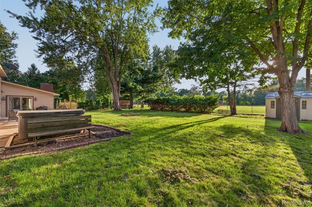 1155 Dolane Boulevard, White Lake Charter Township, MI 48383
