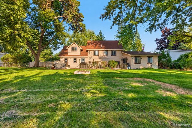 1155 Dolane Boulevard, White Lake Charter Township, MI 48383