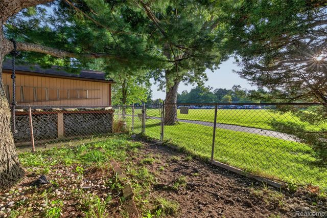 1155 Dolane Boulevard, White Lake Charter Township, MI 48383