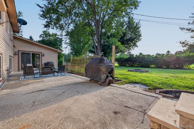1155 Dolane Boulevard, White Lake Charter Township, MI 48383