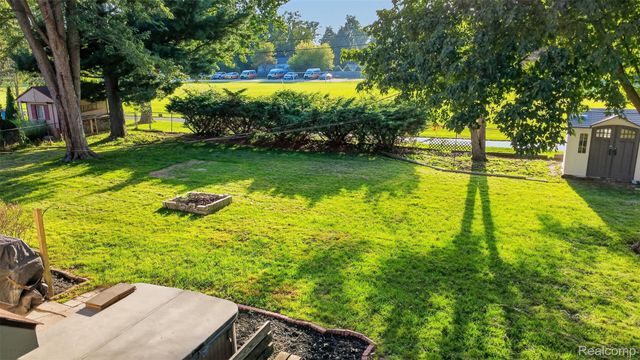 1155 Dolane Boulevard, White Lake Charter Township, MI 48383