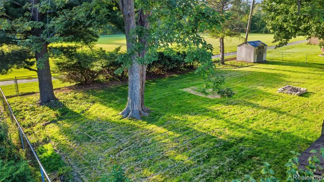 1155 Dolane Boulevard, White Lake Charter Township, MI 48383