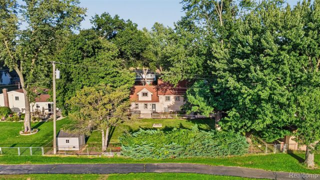 1155 Dolane Boulevard, White Lake Charter Township, MI 48383