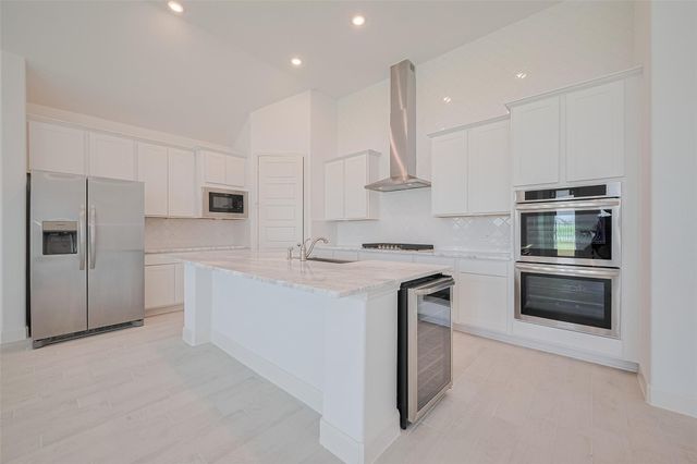 2911 Golden Isle Drive, Texas City, TX 77568