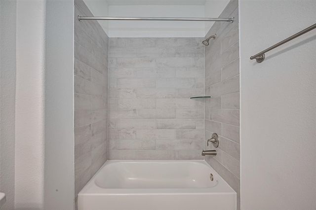 2911 Golden Isle Drive, Texas City, TX 77568