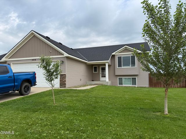 306 27th Avenue NE, Watford City, ND 58854 property photo