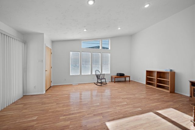 1610 E MOOR DALE LN, Holladay, UT 84117