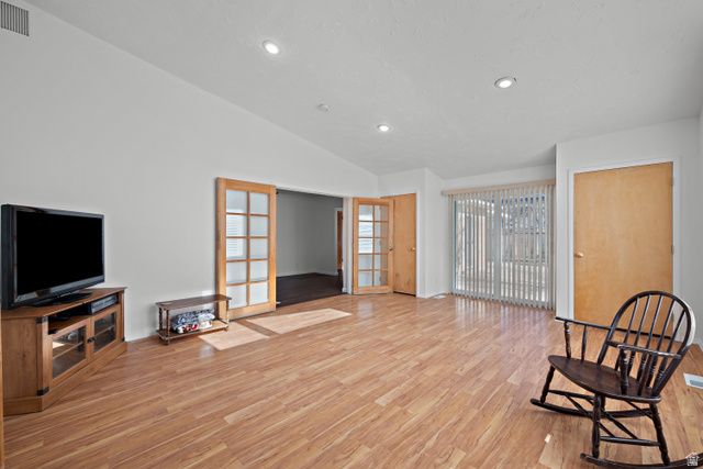 1610 E MOOR DALE LN, Holladay, UT 84117