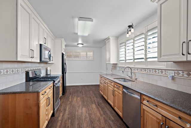 1610 E MOOR DALE LN, Holladay, UT 84117